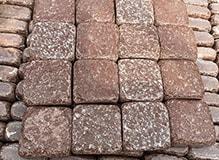 Брусчатка галтованная из лемизита, цвет-бордо, фото Купить Лемезит-брусчатка-галтованная, цвет-бордо в Брянске
